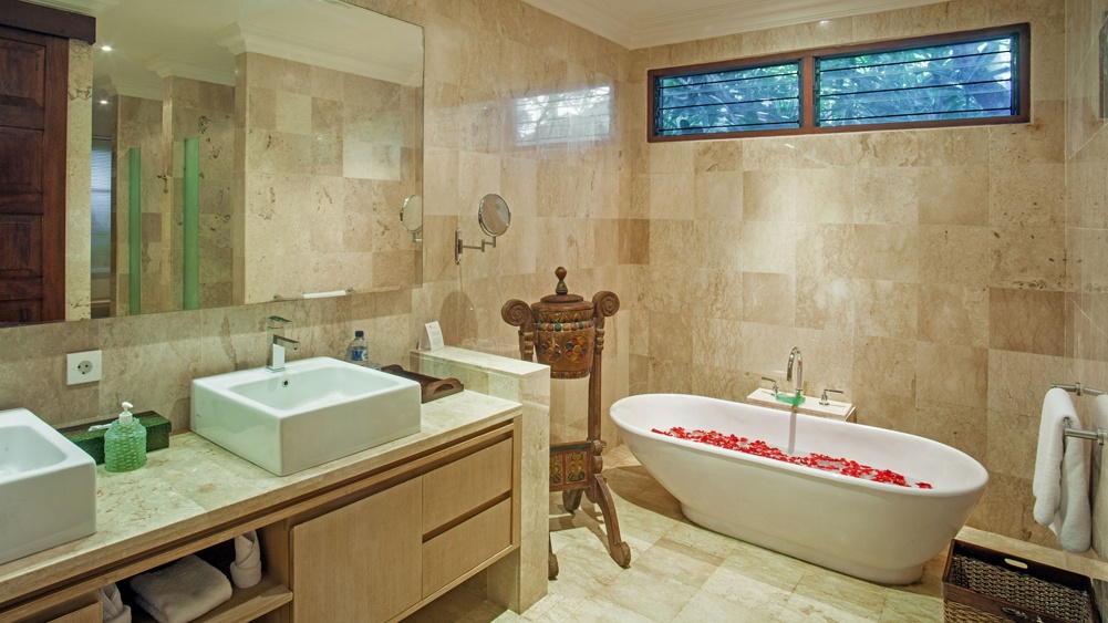 Avalon III - Master bedroom ensuite